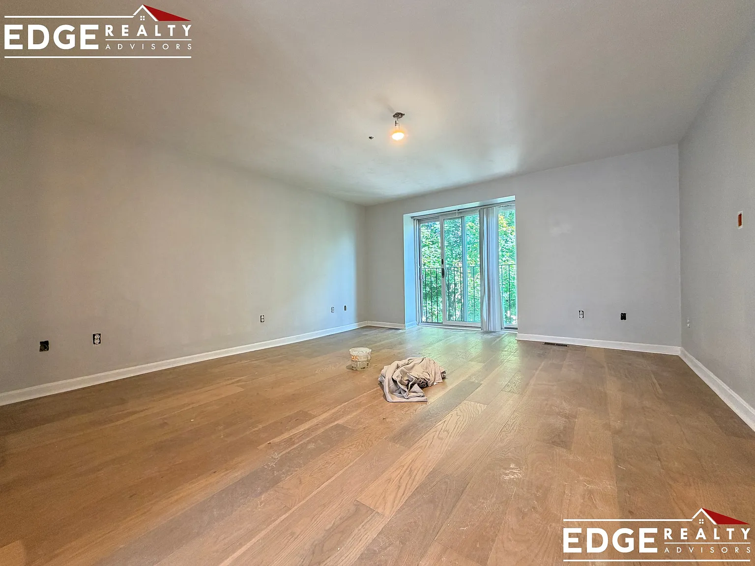 3 bed, 2.5 bath, $4,000 — Photo 2