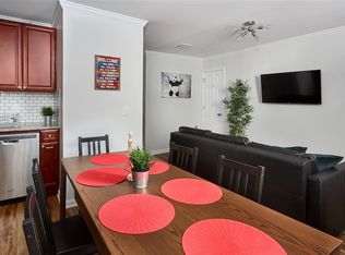 34 Gray St, Jersey City, NJ 07302