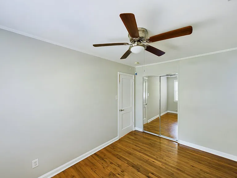 2363 Bernard St — Photo 5
