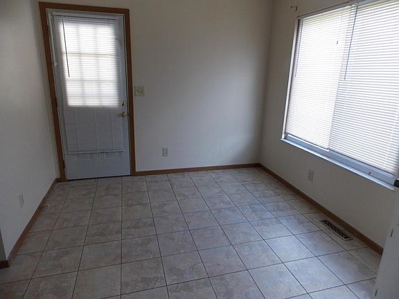 5th image of 2846 Continental Dr