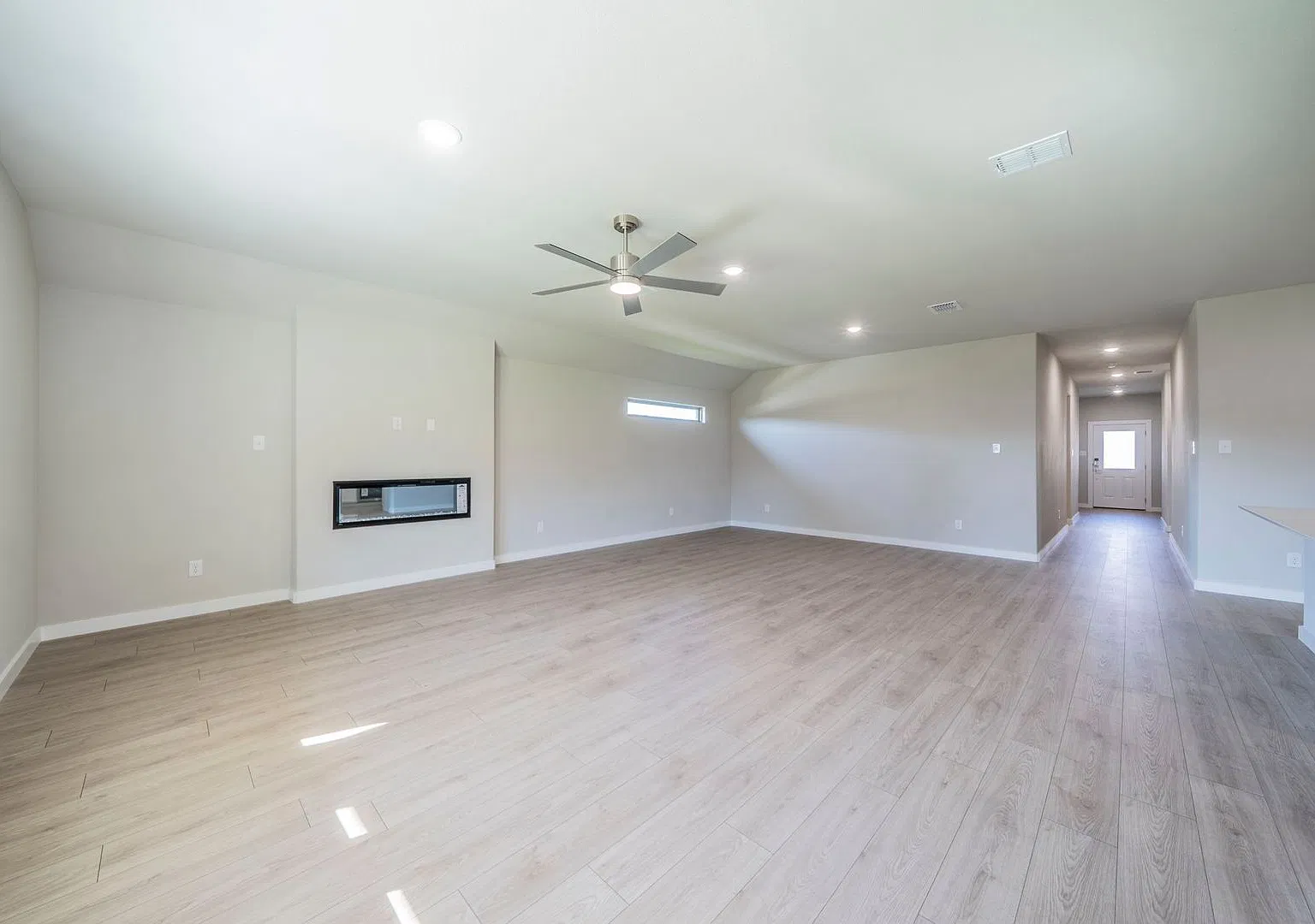 New contruction in Morningstar ready for move-in! — Photo 4