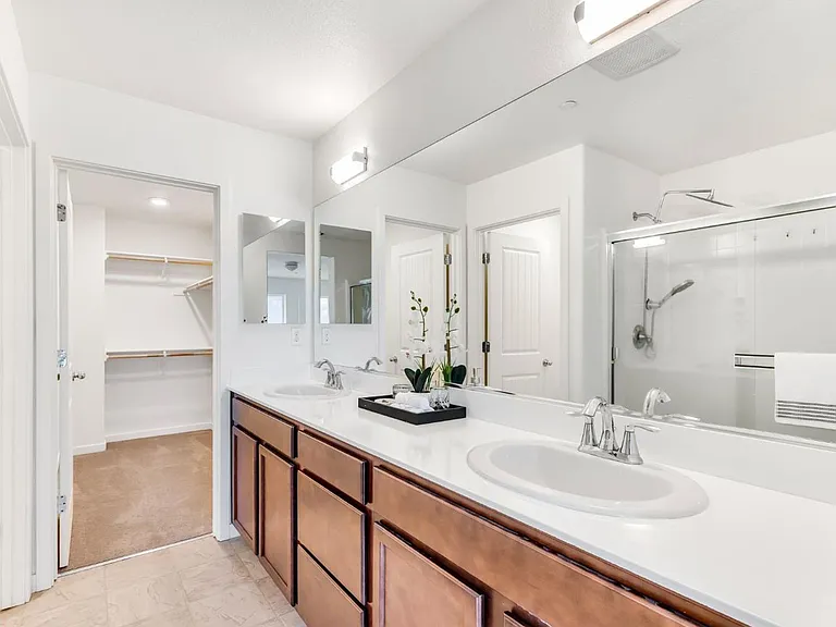 10946 International Dr — Photo 26
