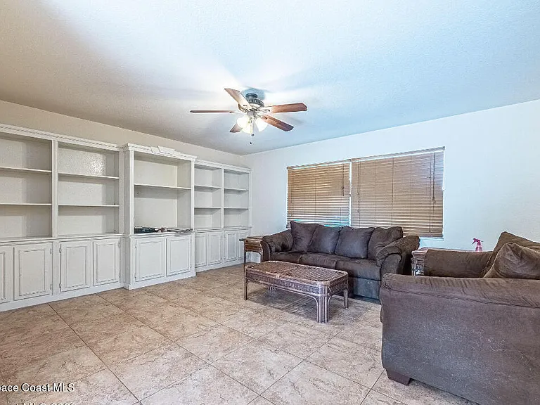 82 Haven Dr — Photo 8