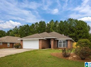 255 Ivy Hills Cir, Calera, AL 35040