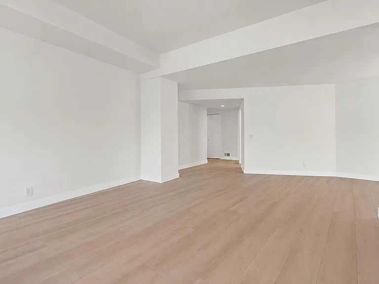 7250 Franklin Ave #507 — Photo 13