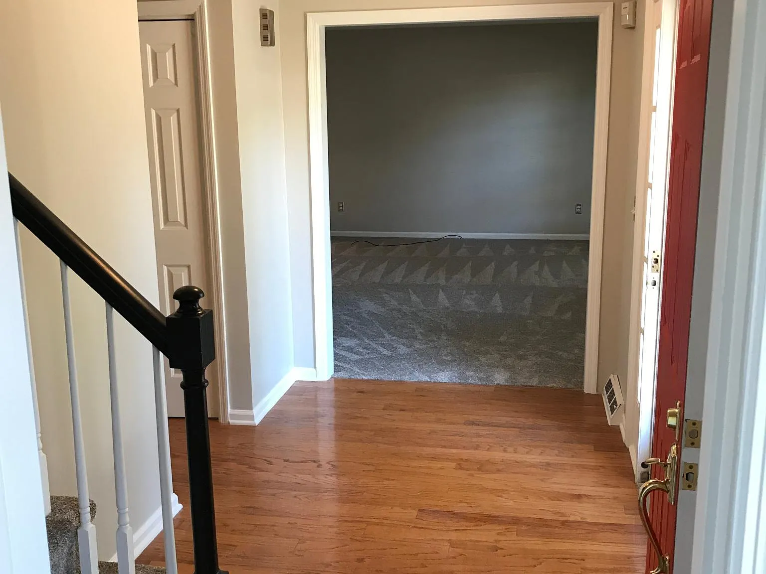 4 bed, 3.5 bath, 2948 sqft, $3,350 — Photo 2