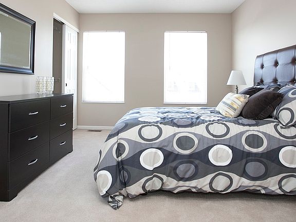 Big Bedroom with 2 closets