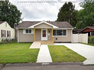 2313 McKinley Ave, Saint Albans, WV 25177