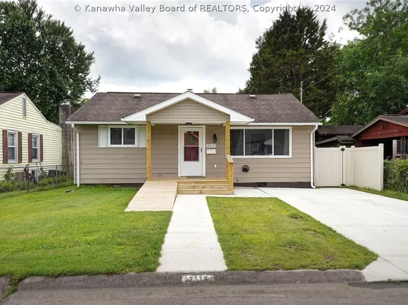 2313 McKinley Ave, Saint Albans, WV 25177