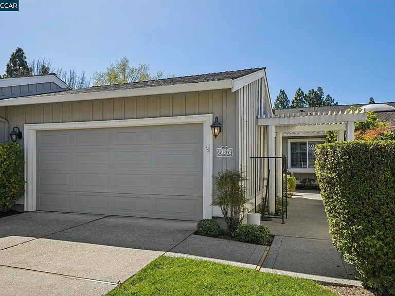 2137 Presidio Ct — Photo 2