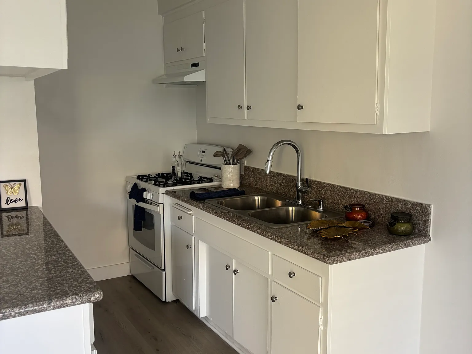 10337 Zelzah Ave — Photo 4