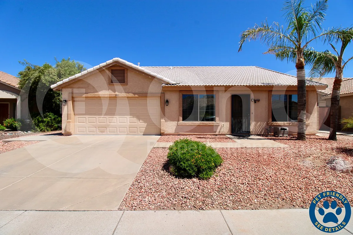 3 bed, 2.0 bath, 1843 sqft, $2,300 — Photo 1