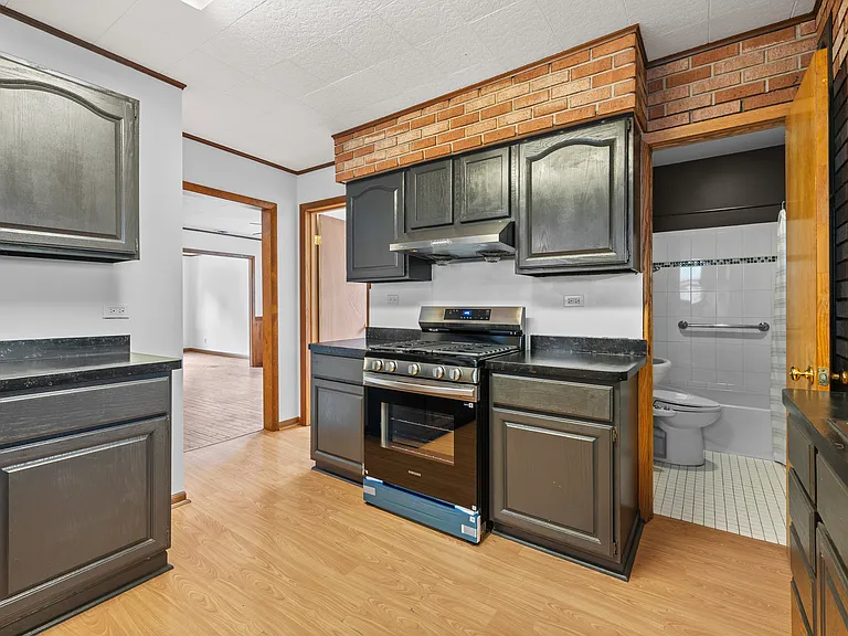 2856 S Throop St #2 — Photo 26