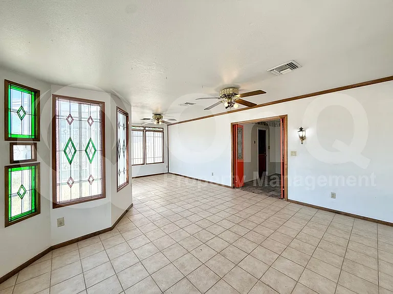 5208 S 40th Pl — Photo 6