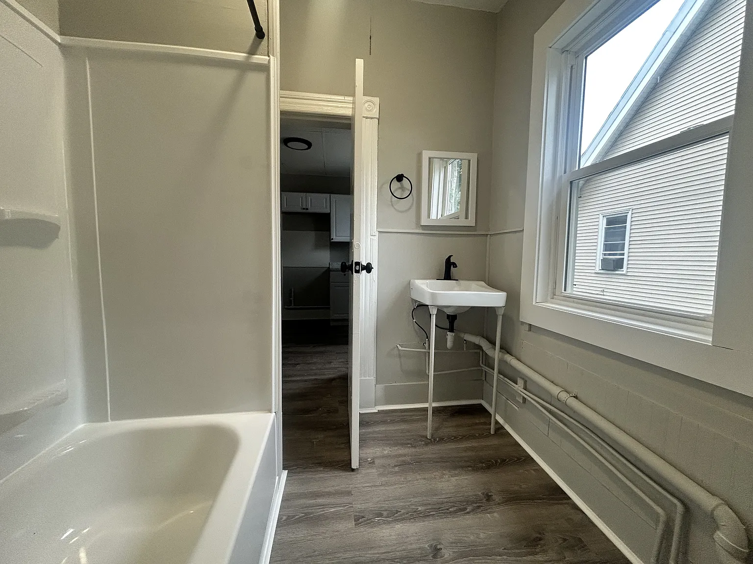24 Hamlin Street — Photo 3