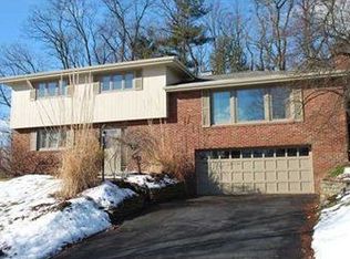 1332 Firwood Dr, Pittsburgh, PA 15243