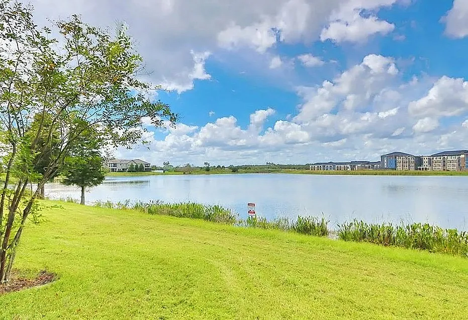 3 bed, 2056 sqft, $2,500 — Photo 4