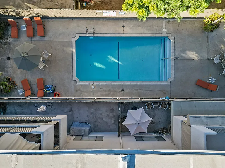 330 W California Blvd — Photo 36