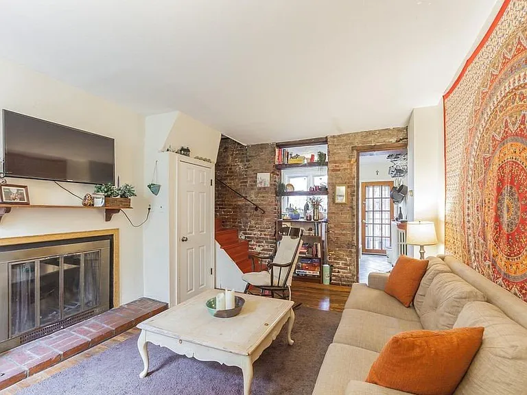 248 S Warnock St — Photo 2
