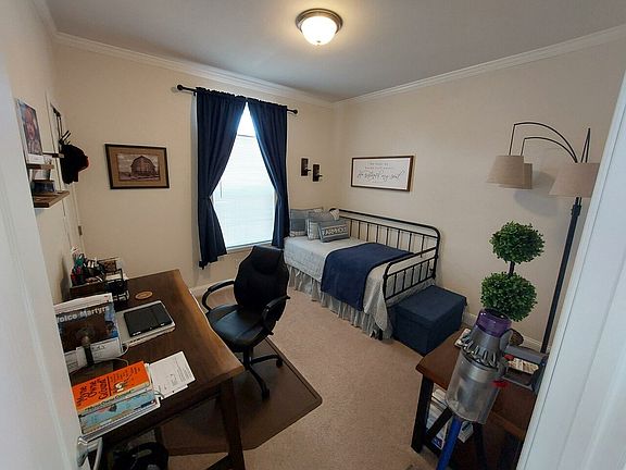 4th image of 105 Rens Rd #74