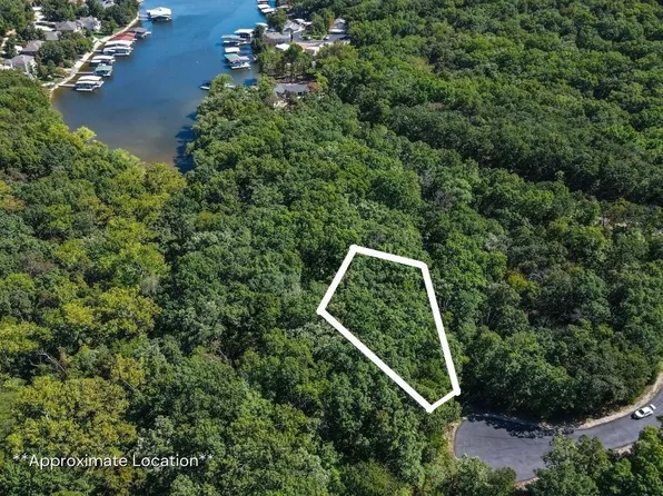 Morningside Ct, Sunrise Beach, MO 65079