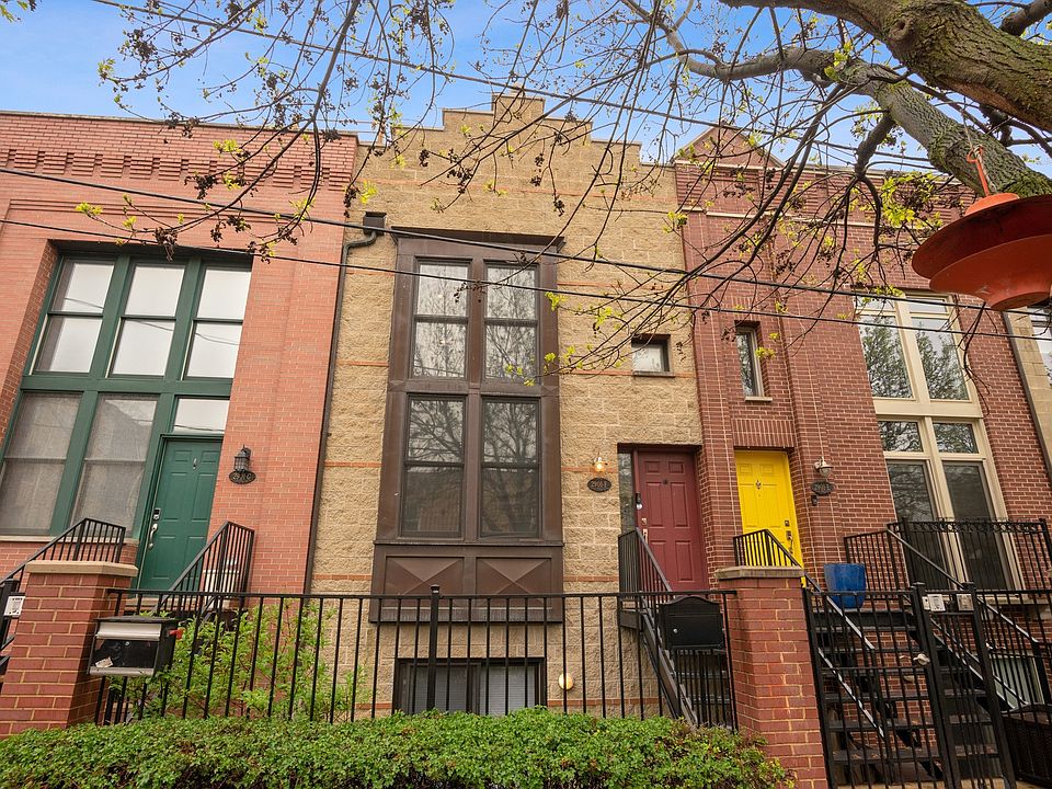 1st image of 2901 N Lakewood Ave Unit F