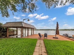 923 Paradise Ln, Montgomery, TX 77356