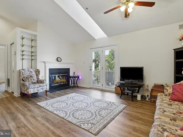 12213 Eagles Nest Ct APT M, Germantown, MD 20874