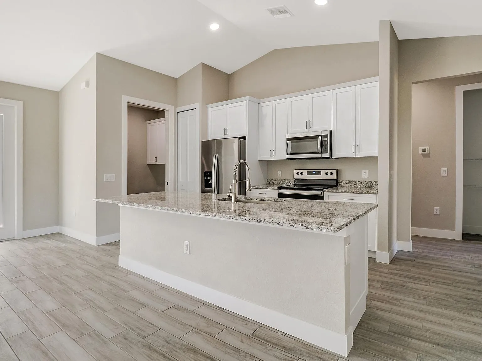 10621 Landau Ln — Photo 3