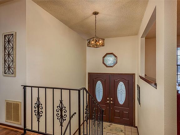 5th image of 1462 LAKEVIEW DRIVE