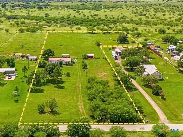 4492 Nursery Rd, Victoria, TX 77904