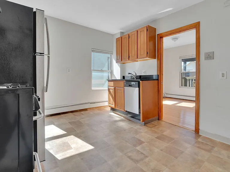 11 Carpenter St #3 — Photo 1