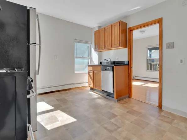11 Carpenter St #3, Boston, MA 02127