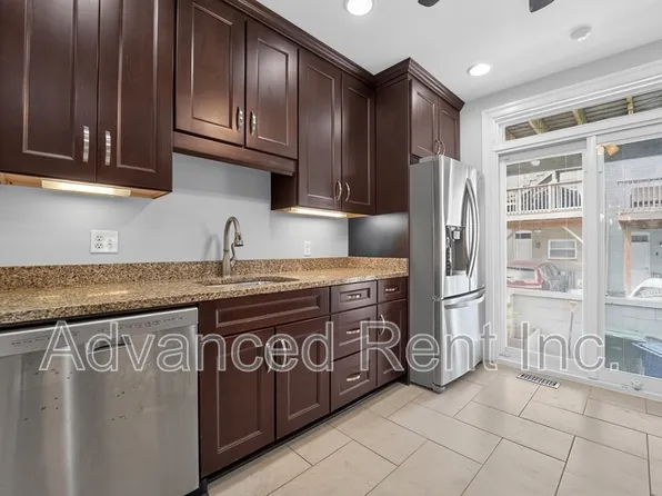 528 S Curley St, Baltimore, MD 21224