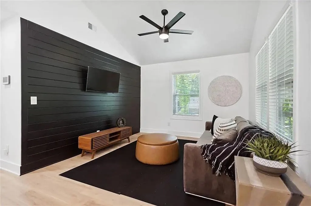 3 bed, 2.0 bath, 1648 sqft, $2,700 — Photo 4