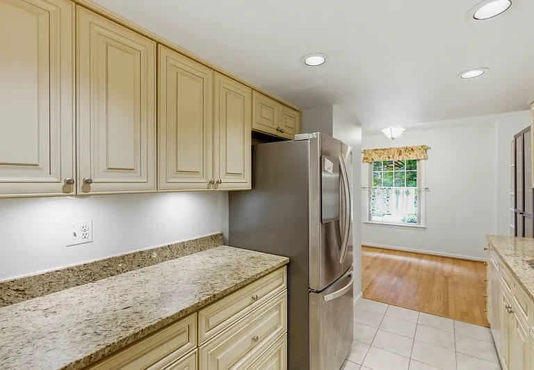 5918 Westchester Park Dr #1 — Photo 8