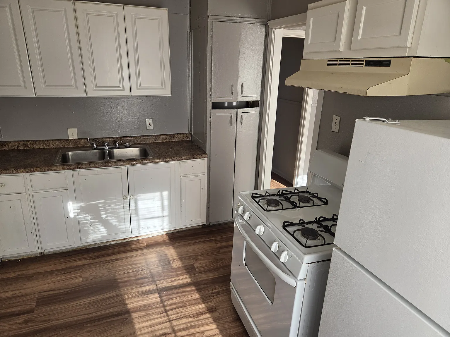 3 bed, 975 sqft, $1,150 — Photo 3