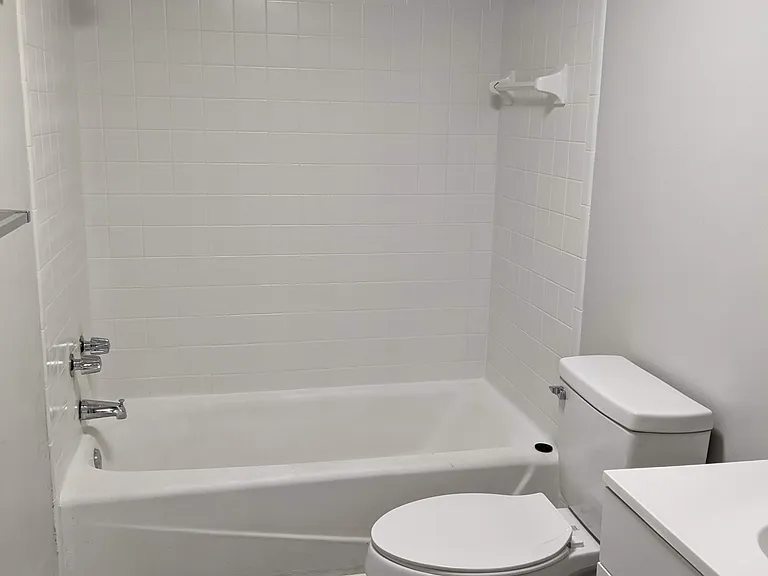 1615 Nottingham Ave #104 — Photo 6
