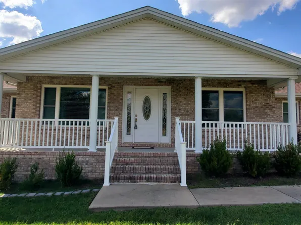 302 Hillcrest Dr, Marion, KY 42064