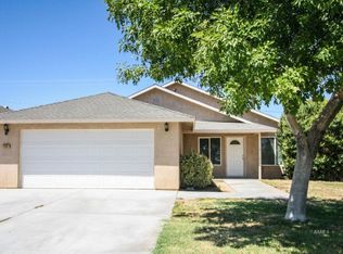 933 Porter St, Ridgecrest, CA 93555