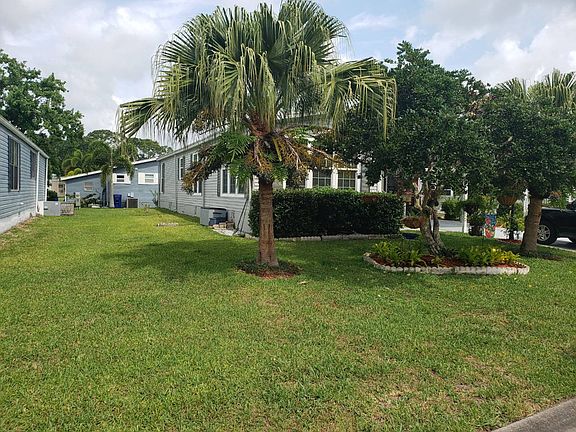3rd image of 383 Bimini Cay Cir