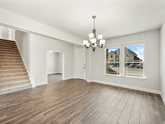 3rd image of 310 Brooklyn Ln
