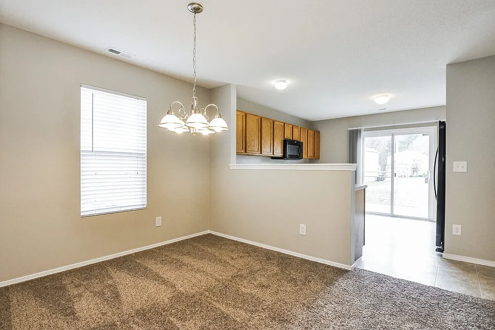 4 bed, 2.5 bath, 2048 sqft, $2,055 — Photo 4