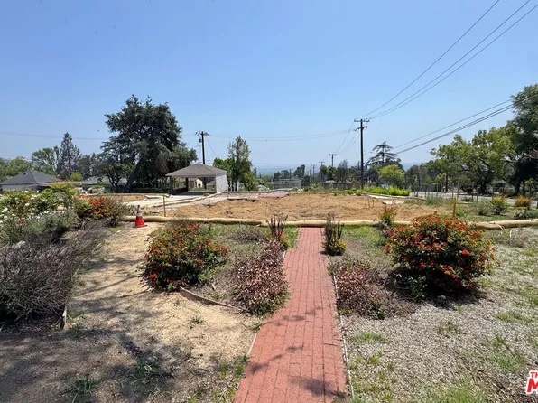 902 Wapello St, Altadena, CA 91001