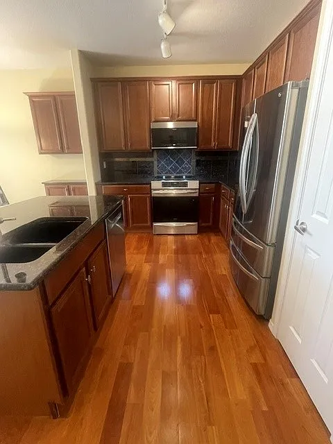 2 bed, 1538 sqft, $2,400 — Photo 3
