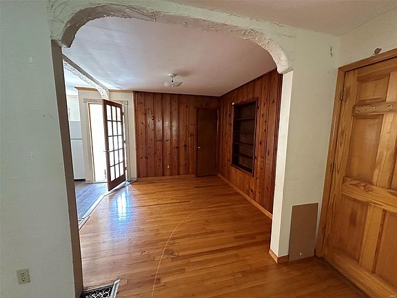 5th image of 9156 Ramona Ave