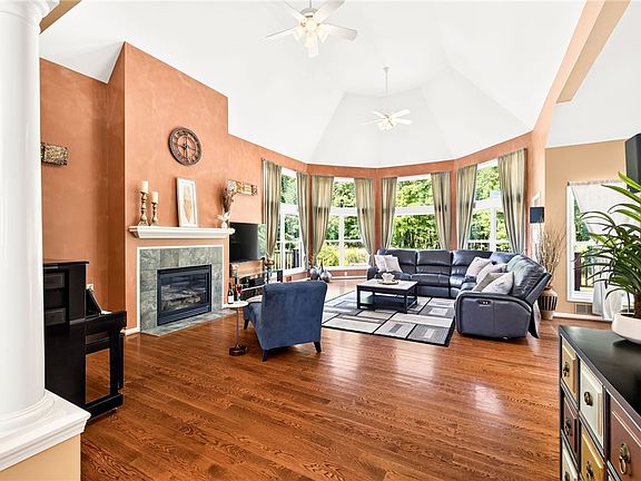 5th image of 5545 Triphammer Rd