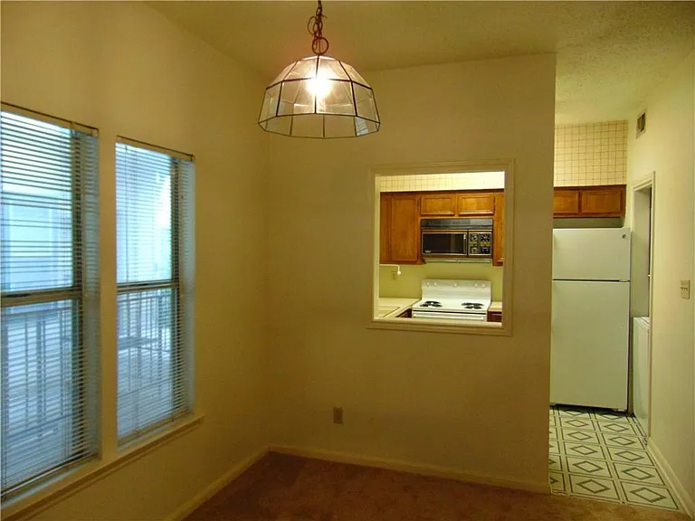 3115 Tom Green St #307 — Photo 8