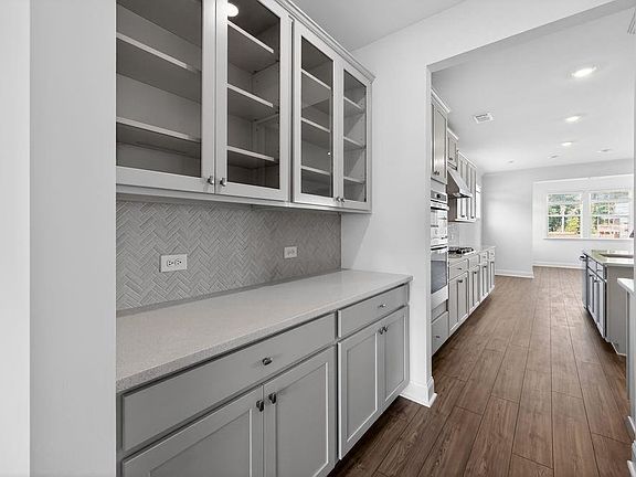 3rd image of 163 Sheryl Way