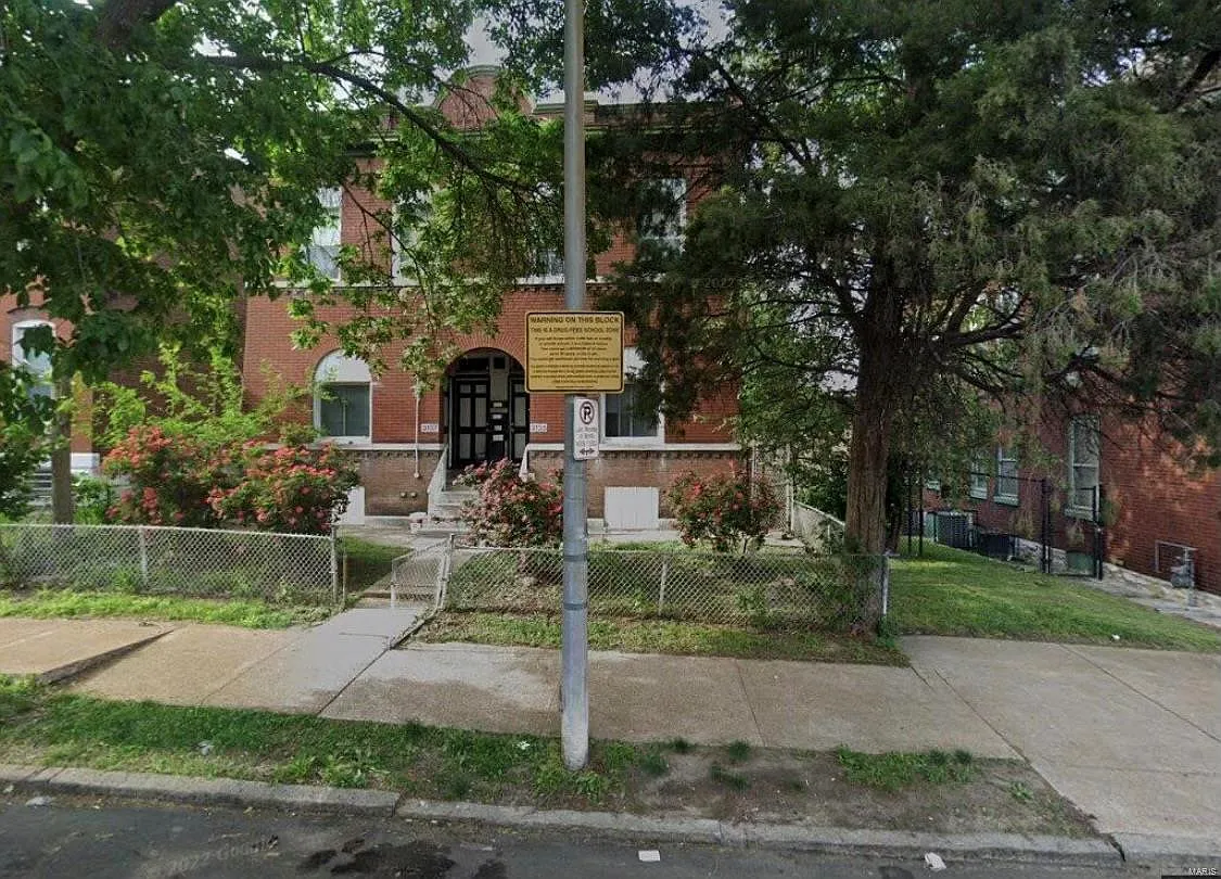 3456 Chippewa St photo 1